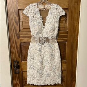 Jovani Elegant White Lace Dress with CV Rhinestone Accents Sheer Waist Sz 0